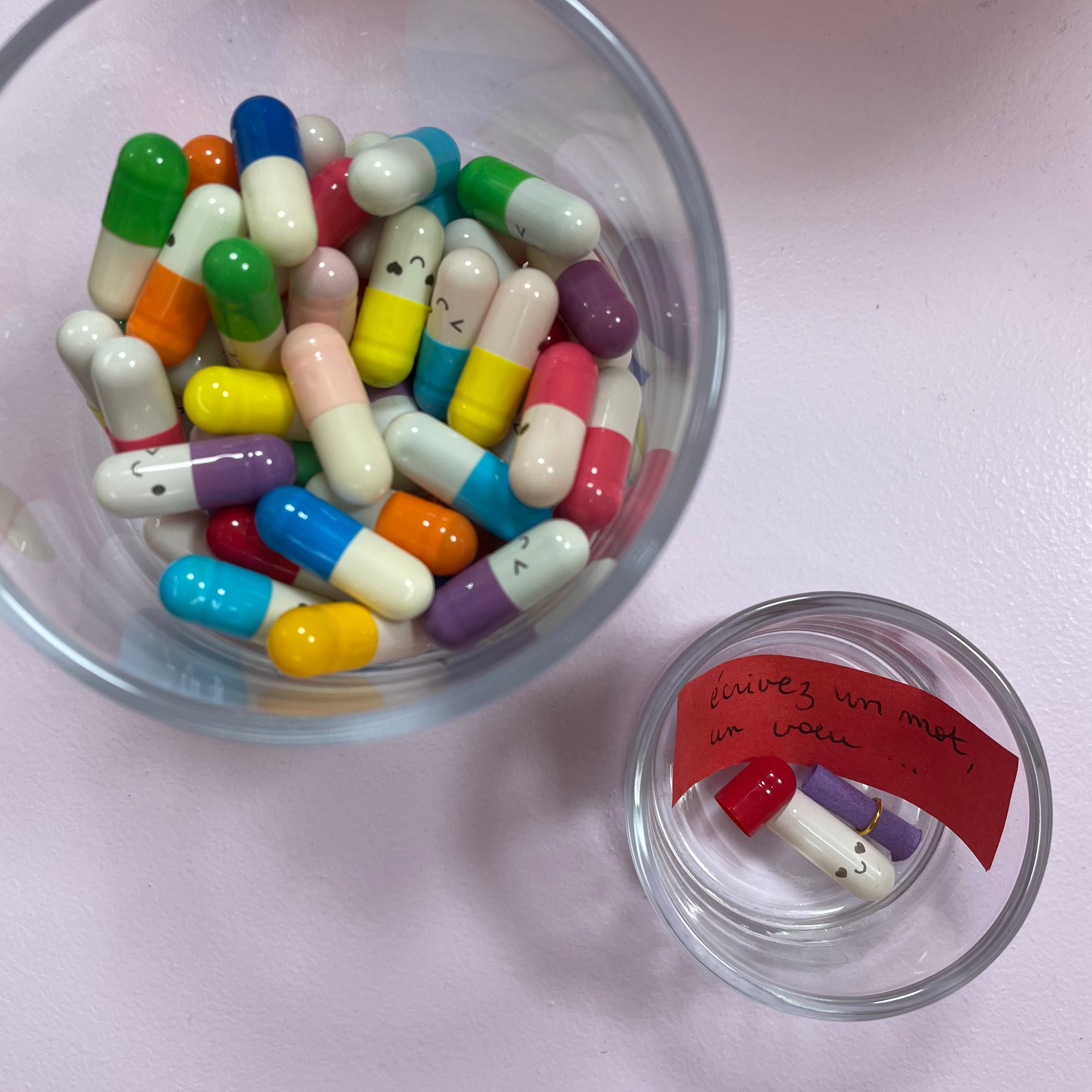 Prescription d’amour : fiole + 7 pilules à message
