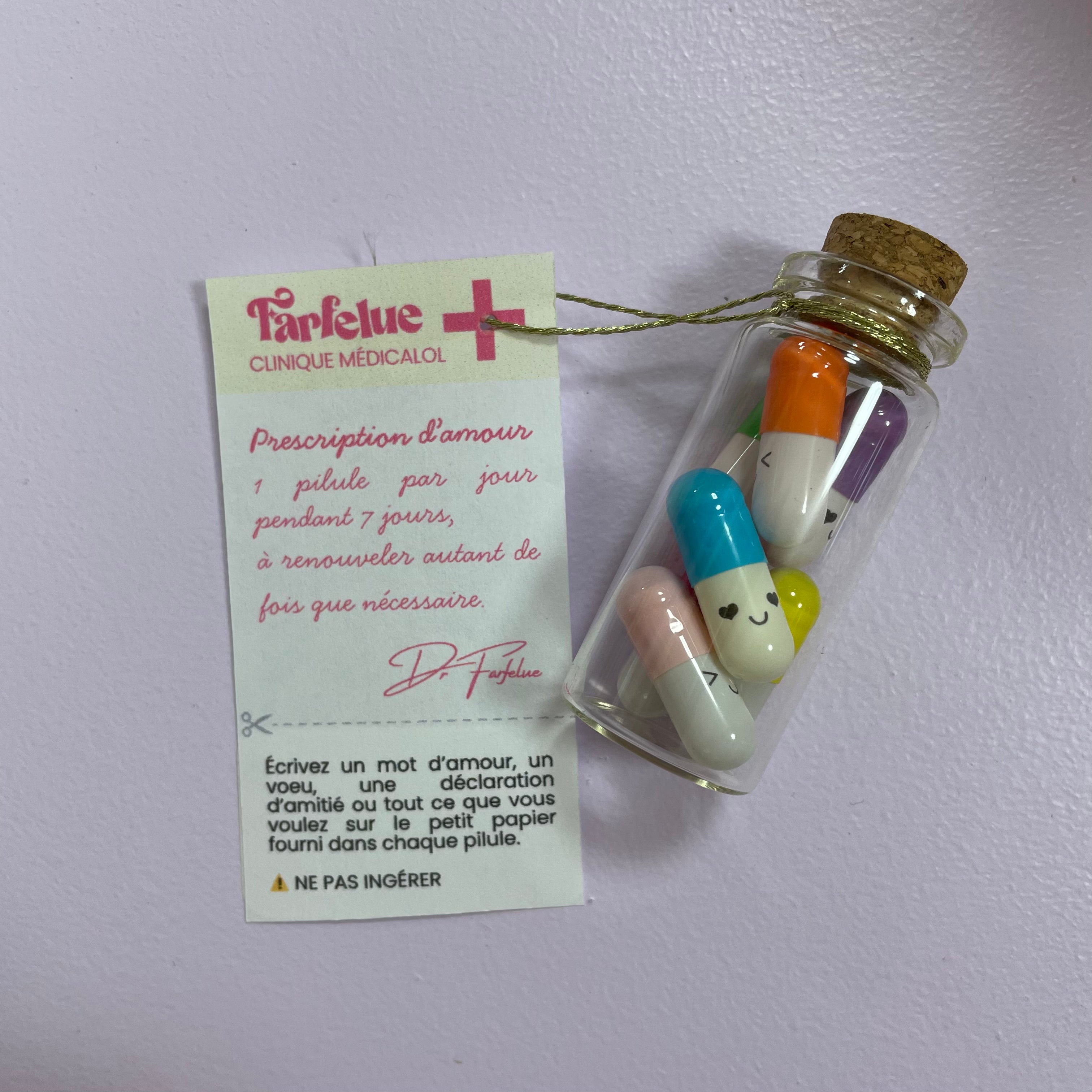 Prescription d’amour : fiole + 7 pilules à message
