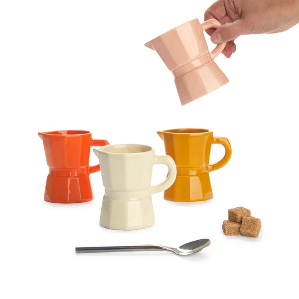 Tasse en forme de cafetière italienne
